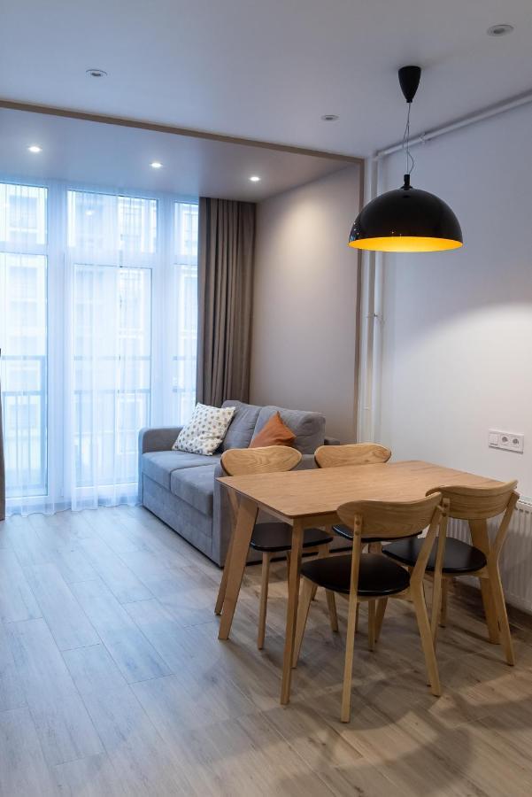 Dream Life Apartment Lviv Bagian luar foto