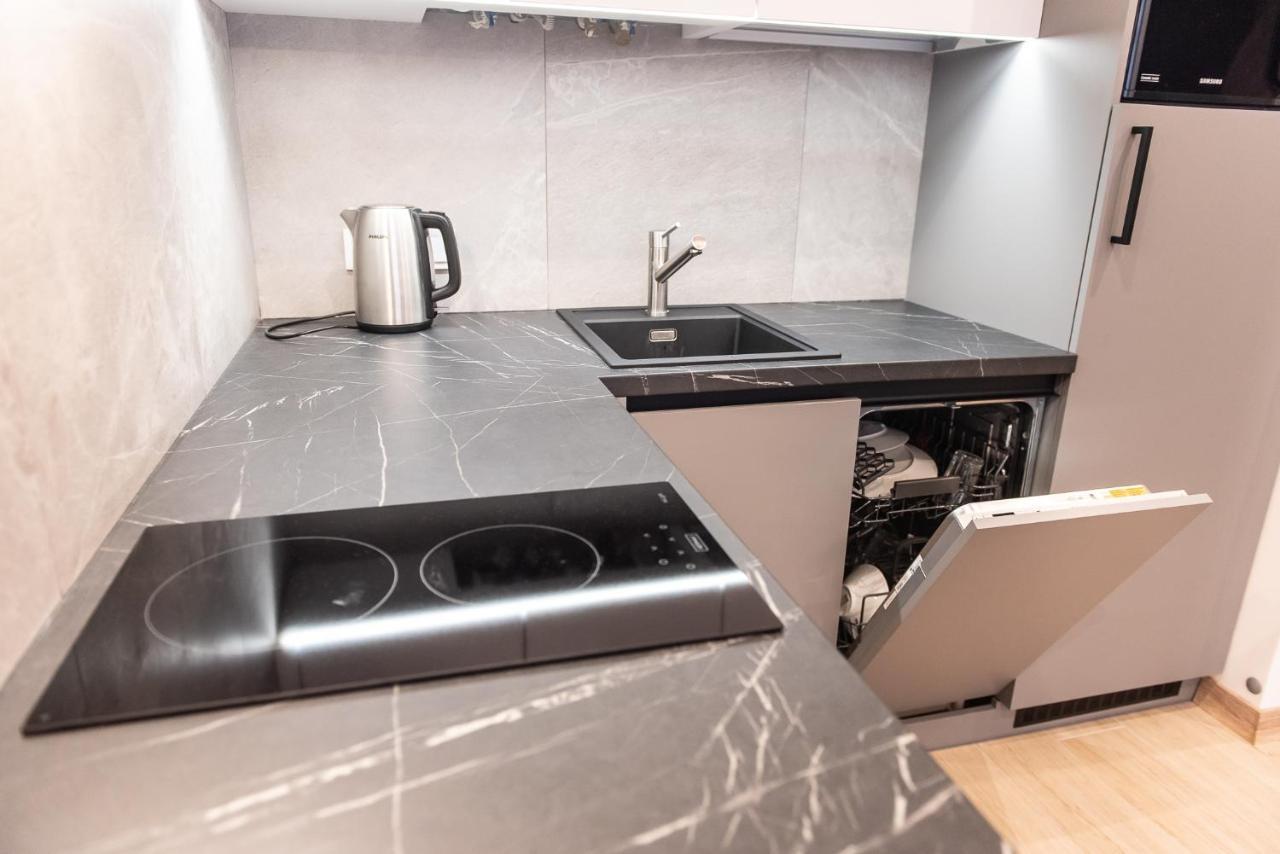 Dream Life Apartment Lviv Bagian luar foto