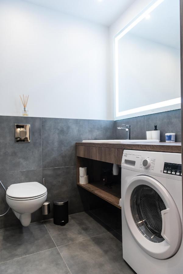 Dream Life Apartment Lviv Bagian luar foto